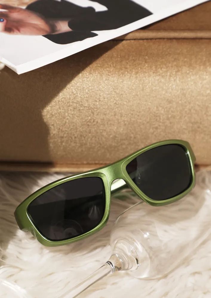 RECTANGULAR GREEN RETRO SUNGLASSES