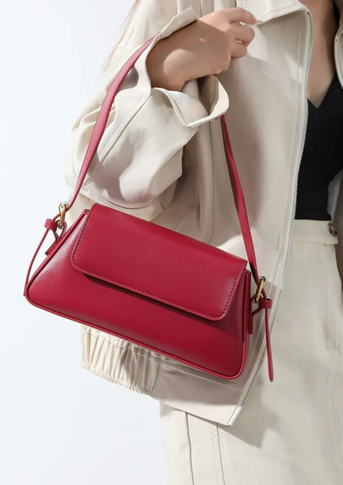 RED FLAP-FRONT TRAPEZOID SHOULDER BAG