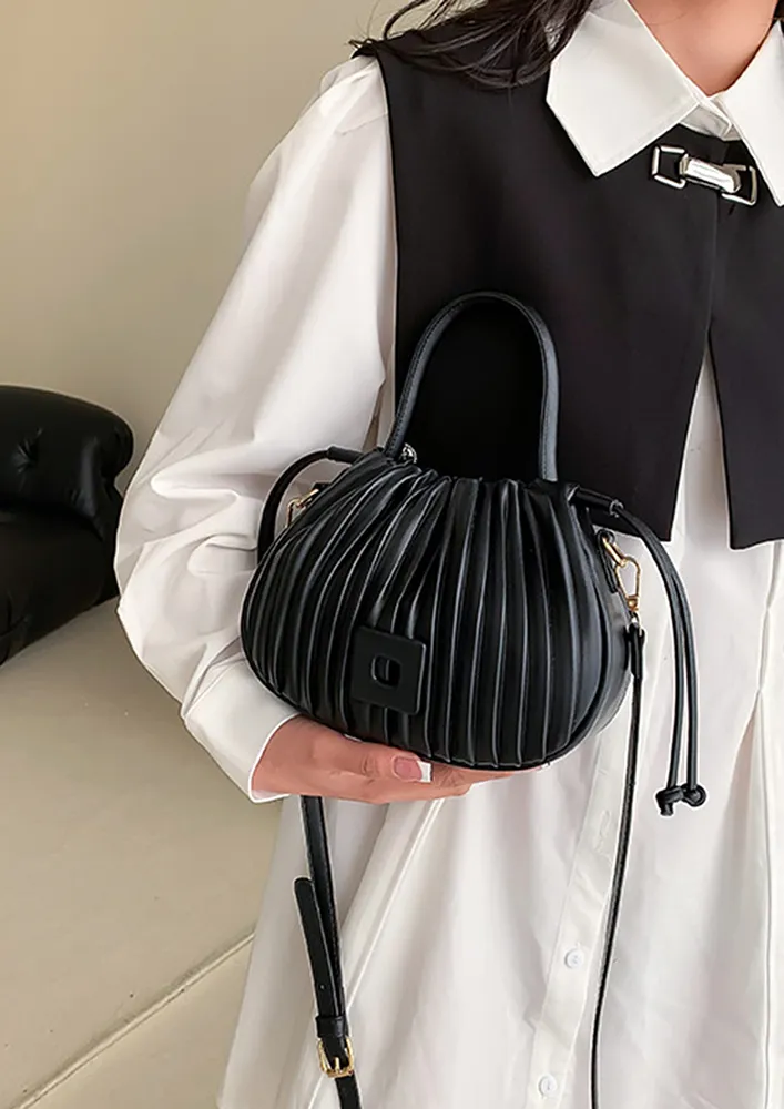 BLACK PLEATED SINGLE HANDLE BUCKET BAG