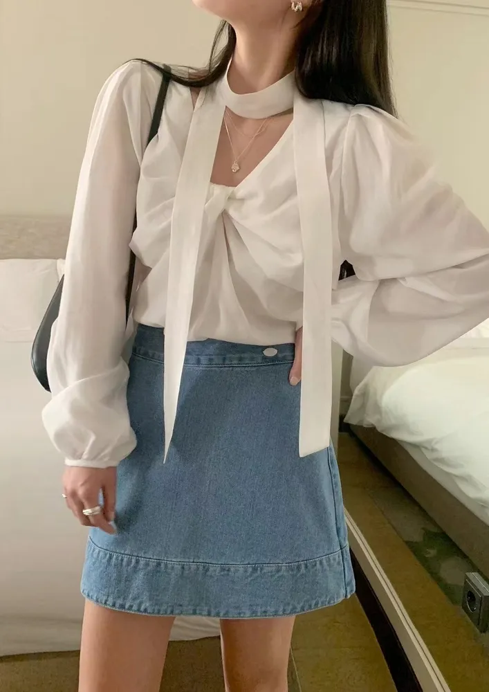 White Free Size Twist Detail Top W/ Scarf