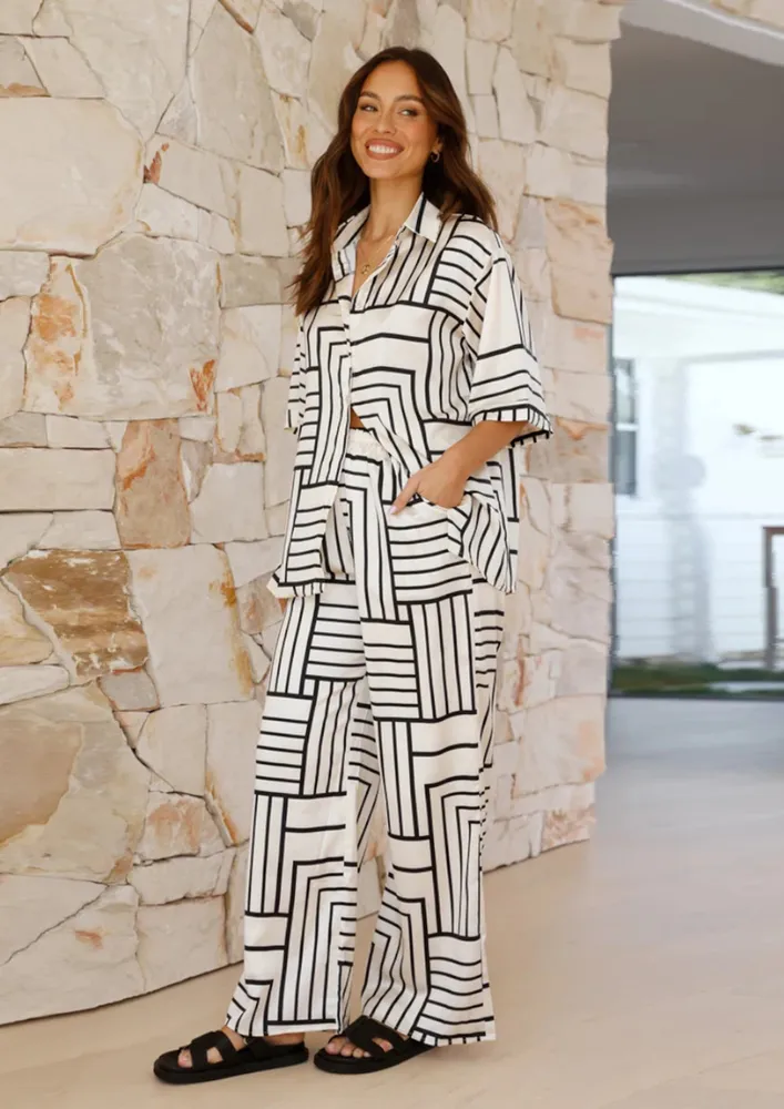 Printed Loose White Shirt And Straight Pants