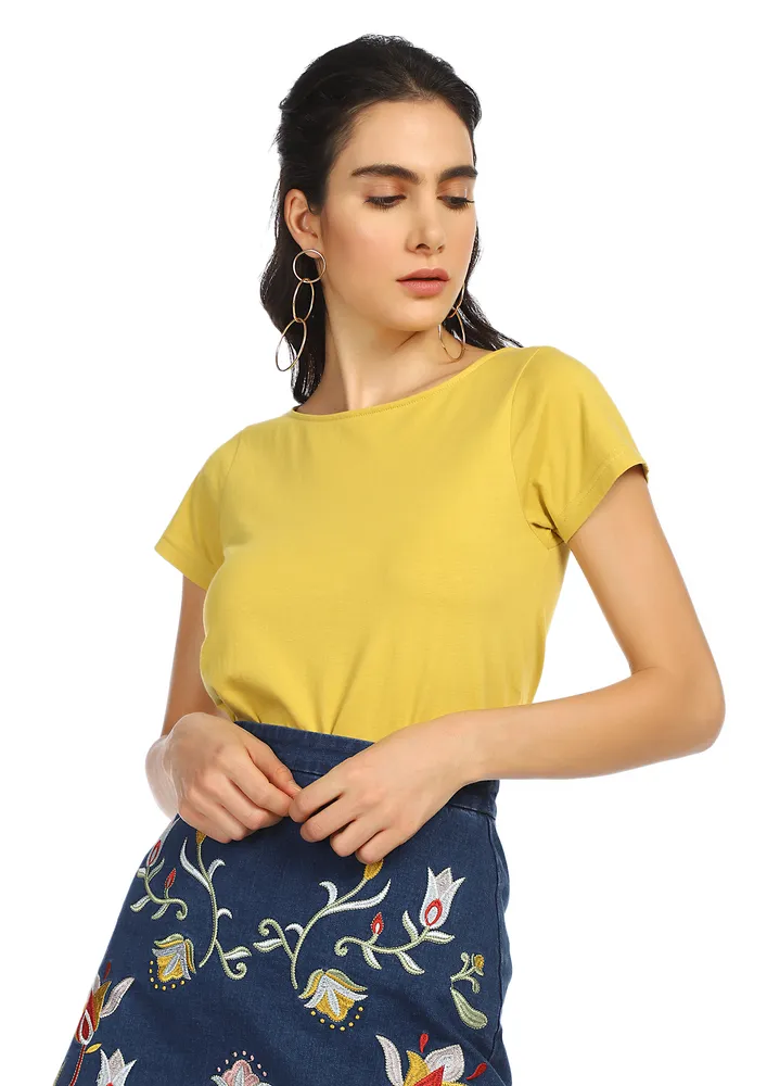 MUST HAVE YELLOW T-SHIRT
