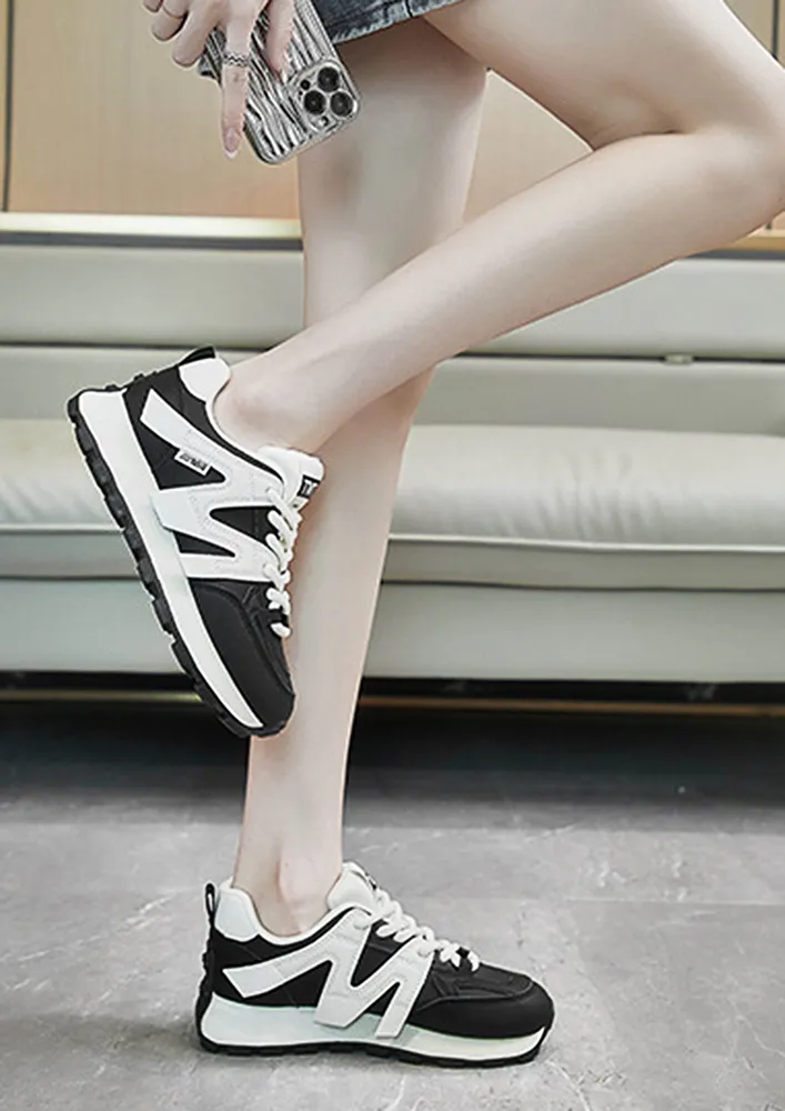 LACE-UP CONTRAST BLACK TRAINERS