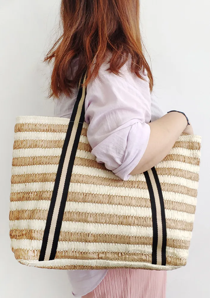 LARGE STRIPE PATTERN OFF-WHITE STRAW BAG