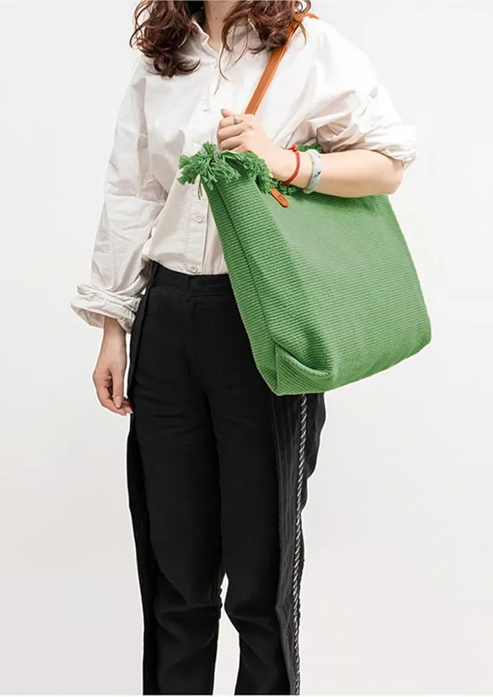 GREEN LARGE FRINGE-EDGE CANVAS TOTE BAG