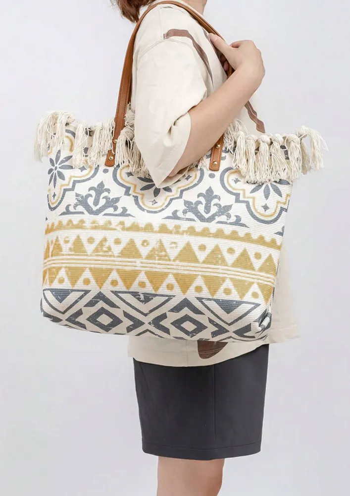 GEOMETRIC PRINT TASSEL-EDGE CANVAS TOTE BAG