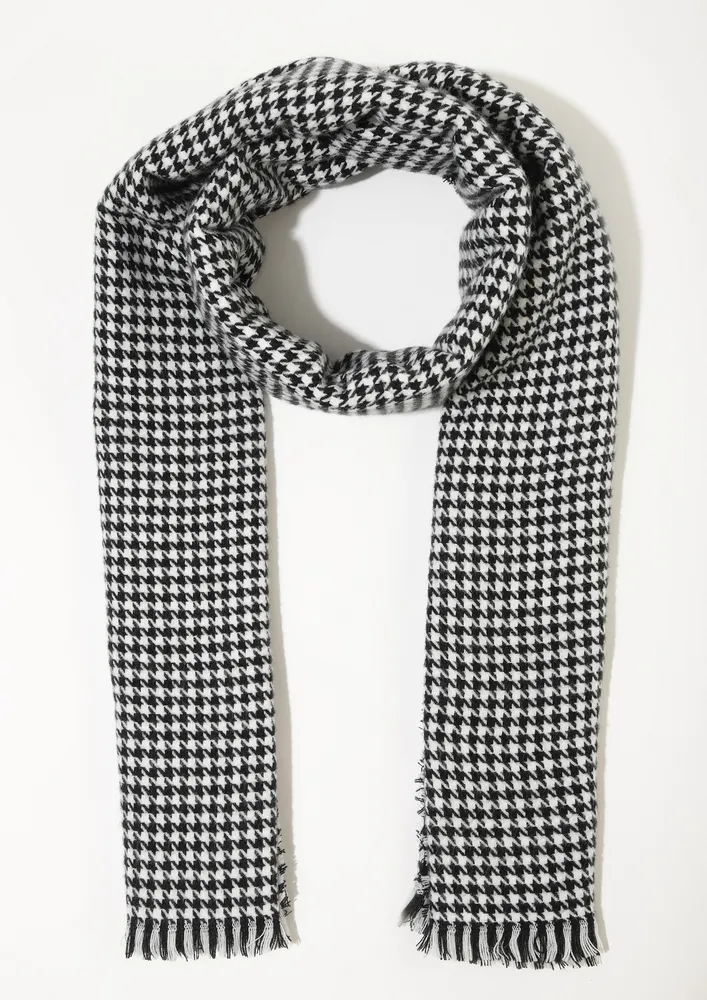 LIKE A SIGNATURE BLACK GREY SCARF