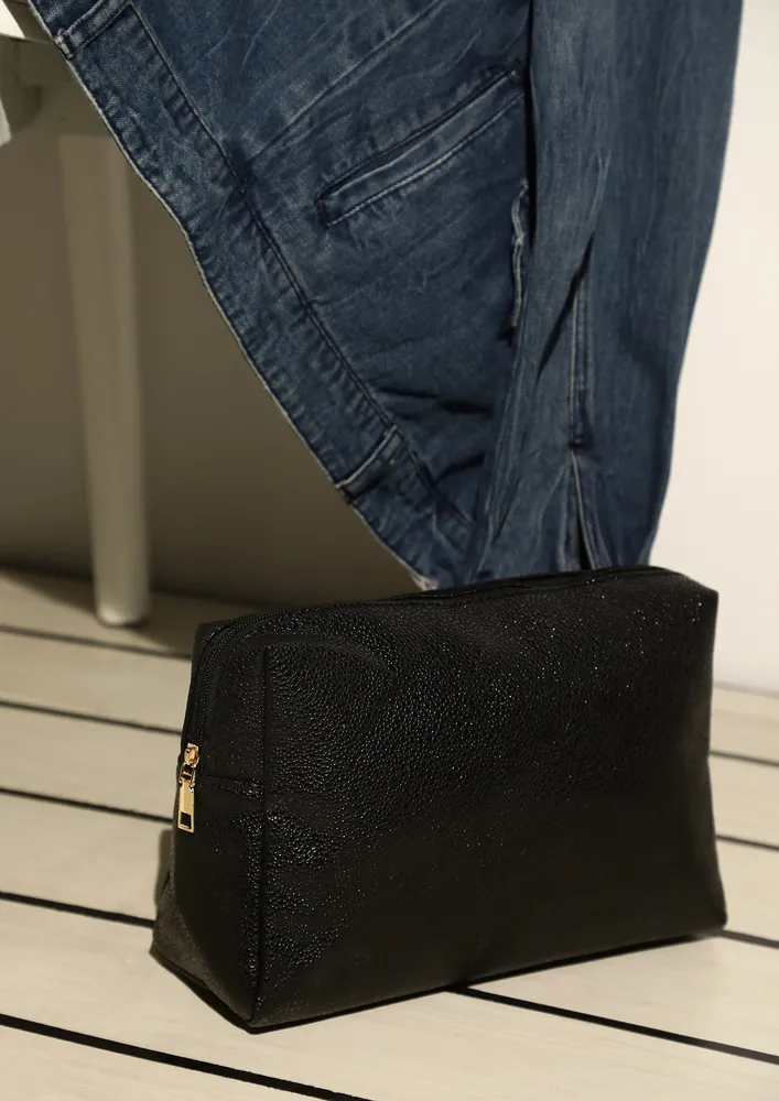 BASIC BLACK POUCH