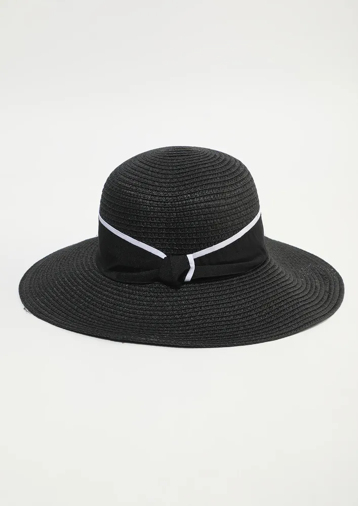 SOLID BLACK STRAW BUCKET HAT