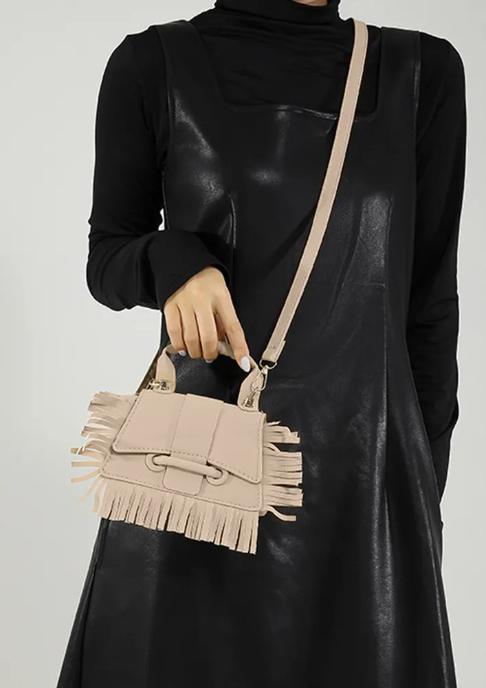 FRINGE DETAIL TOP HANDLE SLING BAG