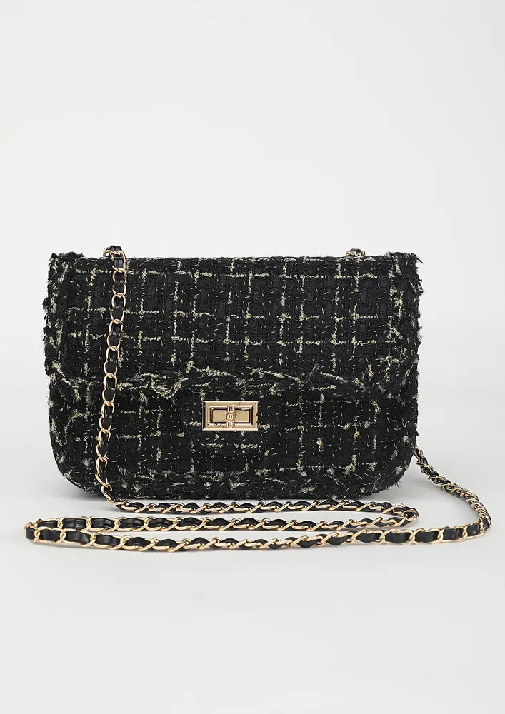BLACK TEXTURED TWIST LOCK FLAP SHOULDER BAG