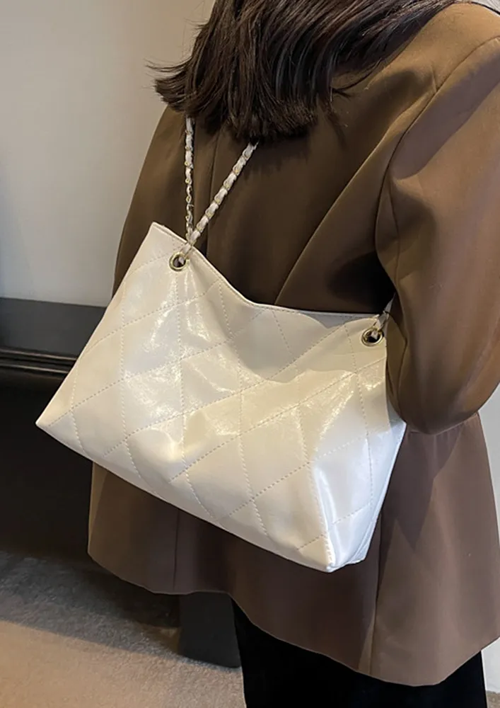 WHITE QUILTED RECTANGULAR SHOULDER BAG