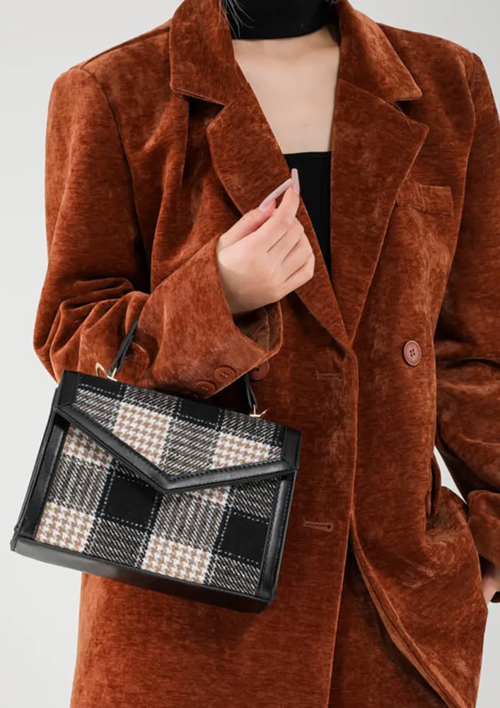 BLACK TOP HANDLE PRINTED GEOMETRIC SLING BAG