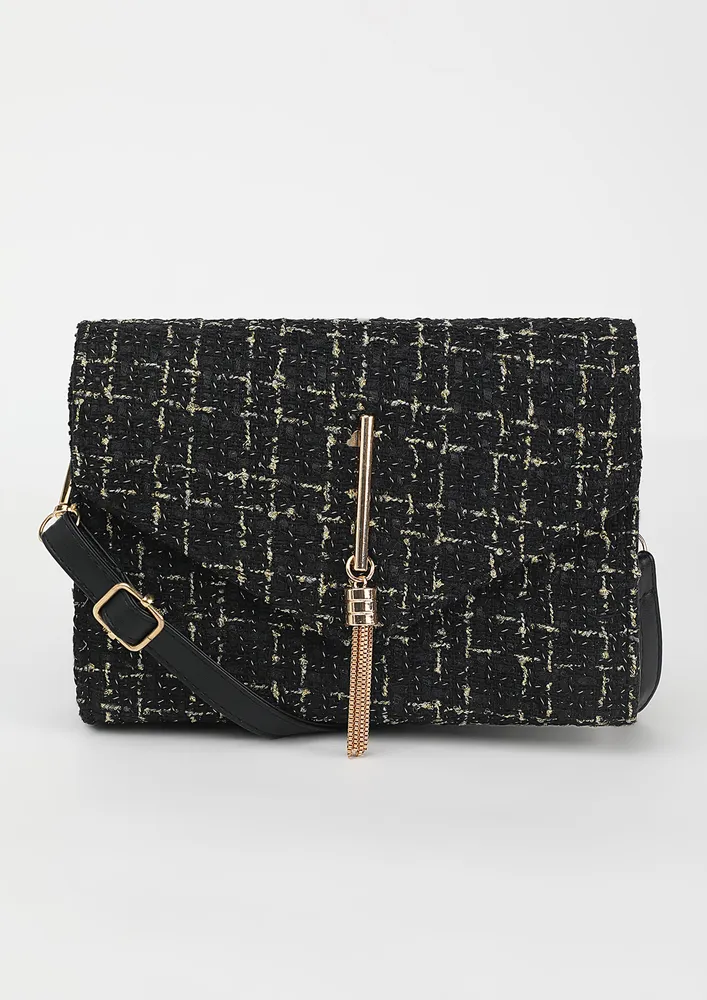 TEXTURED FRONT FLAP BLACK SHOULDER BAG