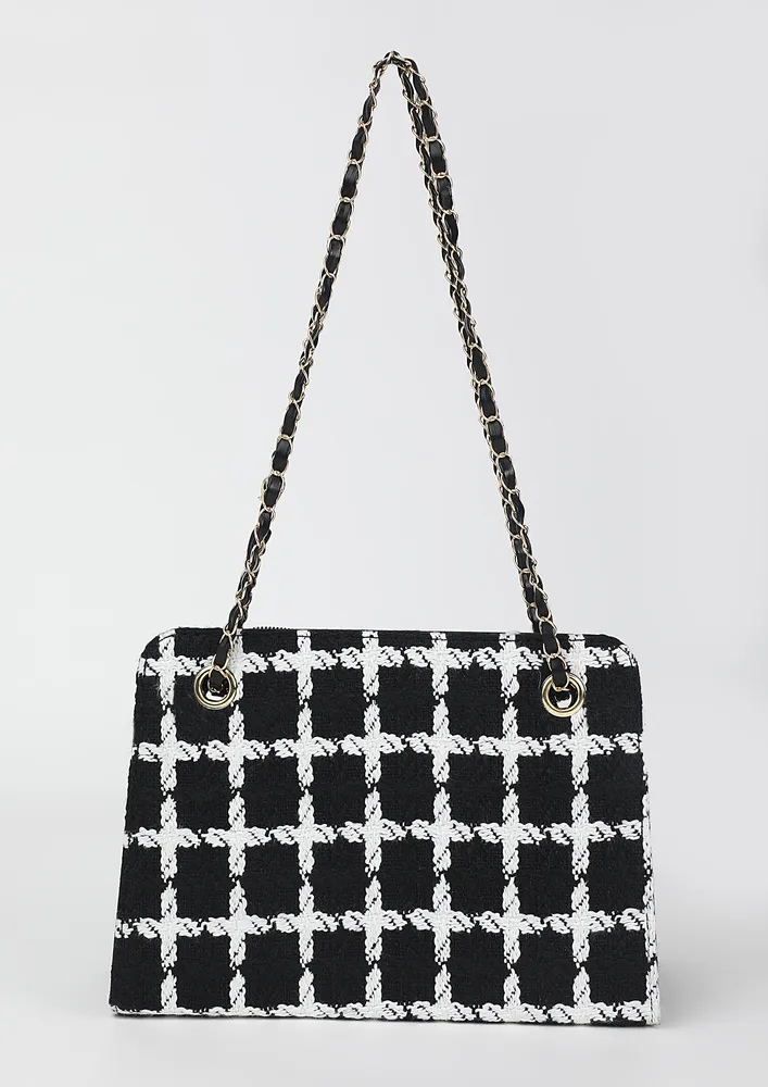TEXTURED ADJUSTABLE STRAP BLACK SHOULDER BAG