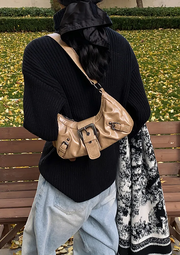 BUCKLE BELT DETAIL ZIPPER CLOSURE SHOULDER BAG