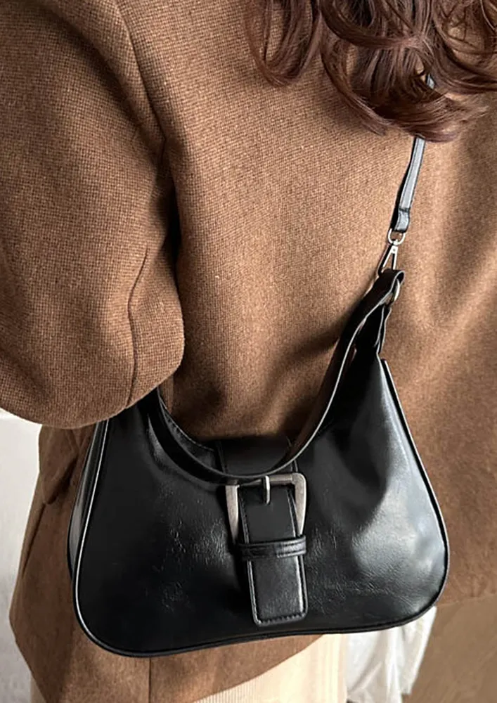 SINGLE STRAP BLACK BUCKLE FLAP SHOULDER BAG