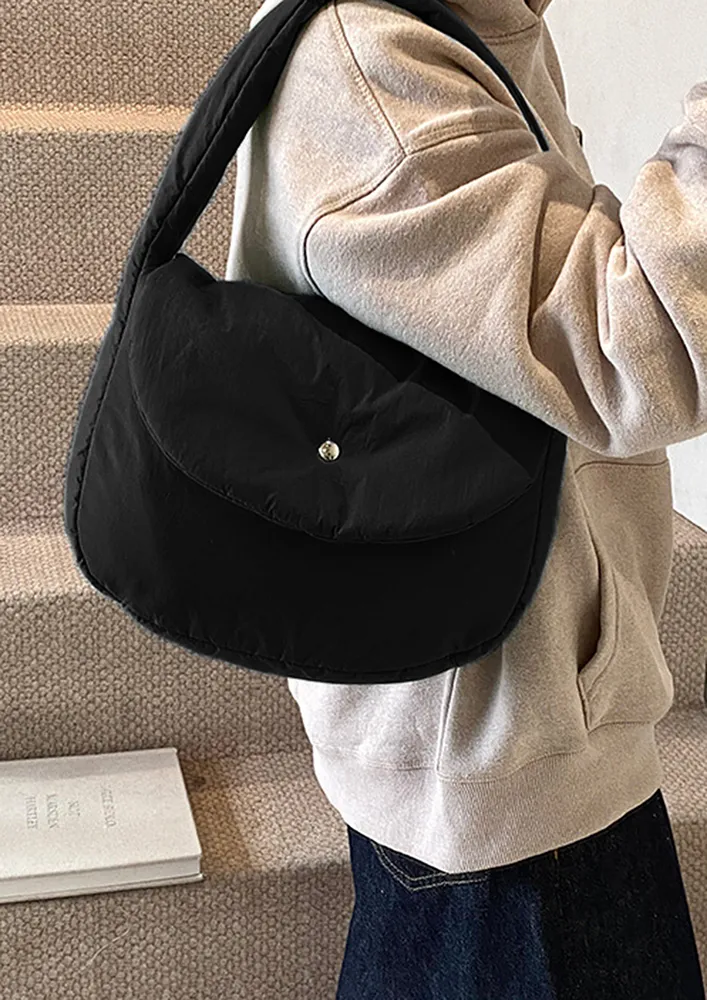 BLACK SEMI-CIRCULAR FRONT FLAP SHOULDER BAG