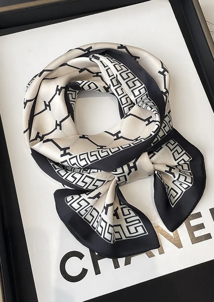 GREEK PRINTED WHITE SCARF