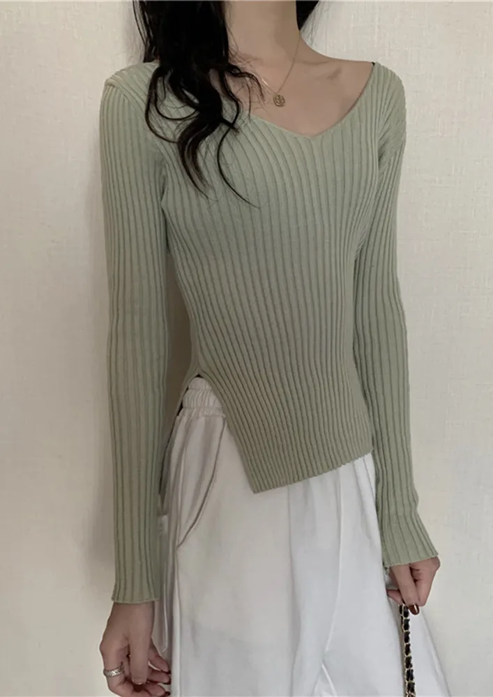 SOLID RIB-KNIT V-NECK GREEN SIDE SLITS TOP