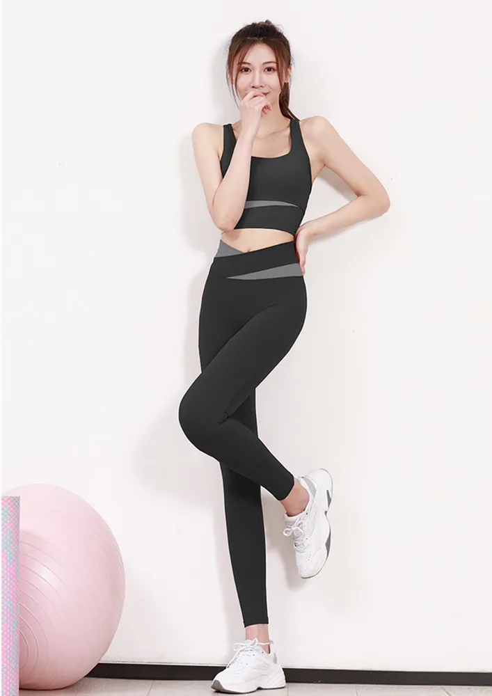 STRIKINGLY FREE BLACK LEGGINGS