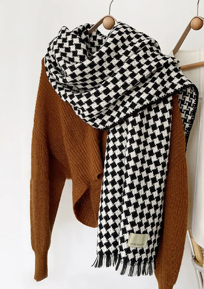 HOUNDSTOOTH-PRINT WOOLEN BLACK WOVEN SCARF