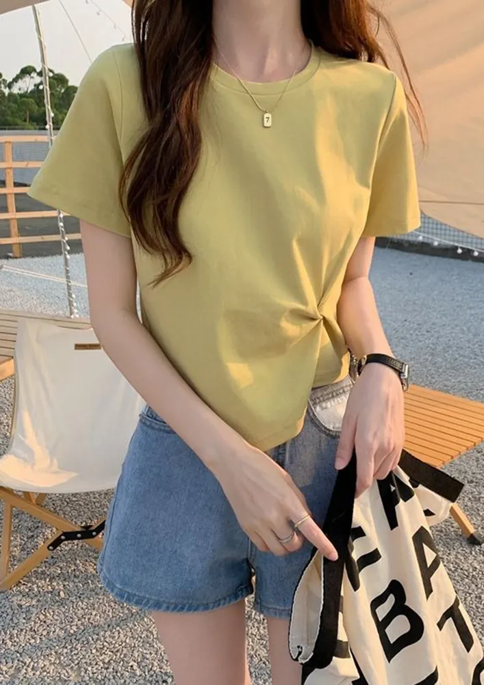 PLAY UP THE SUMMER LOOK YELLOW TOP