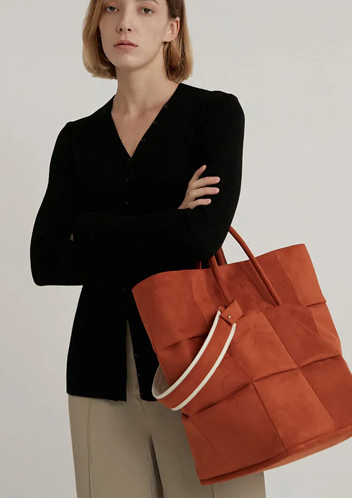 QUILTED ORANGE TOTE BAG