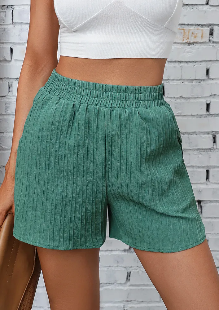 GREEN RIBBED REGULAR SHORTS