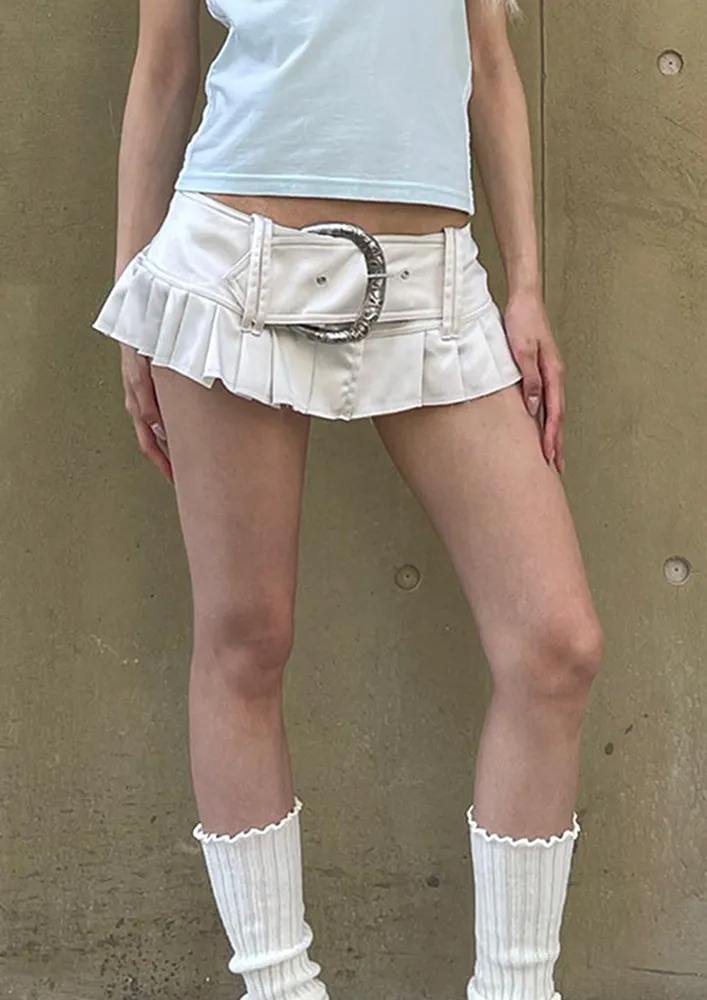 White Pleated Detail Loe Skort