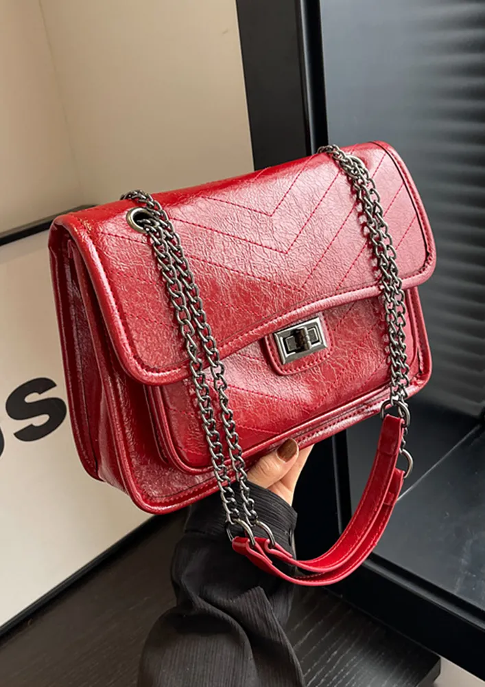 TEXTURED WINE RED TWIST-LOCK SHOULDER BAG