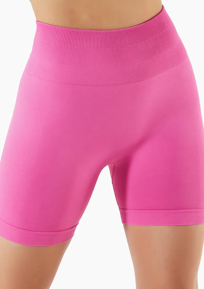 HIGH-WAIST PINK SEAMLESS SPORTS SHORTS