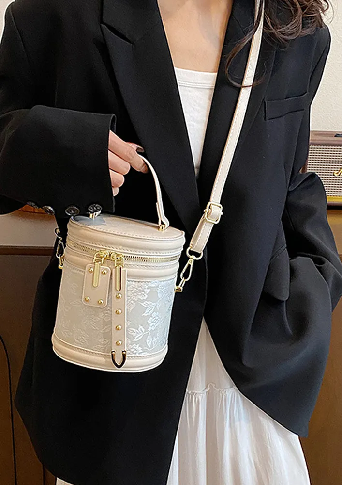 WHITE CONTRAST FLORAL-DESIGN BUCKET BAG