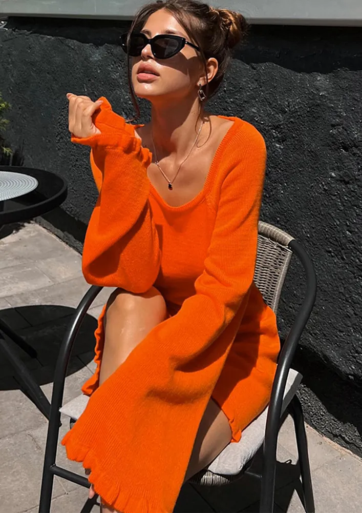 WHITE OPEN-BACK SHORT ORANGE DRESS