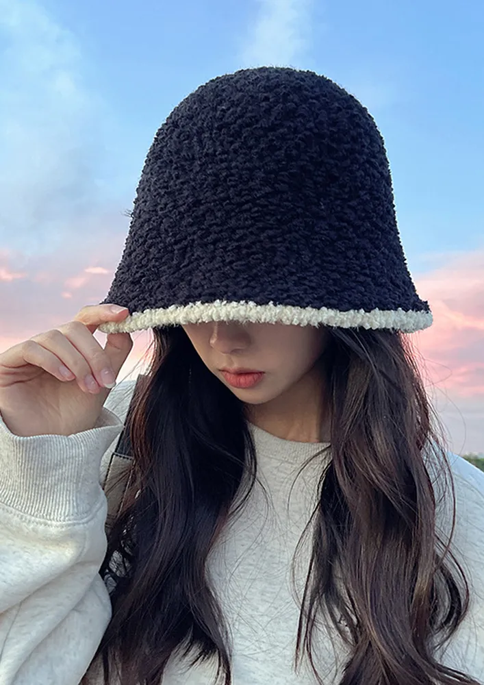 TEXTURED CONTRAST EDGE BLACK BUCKET HAT