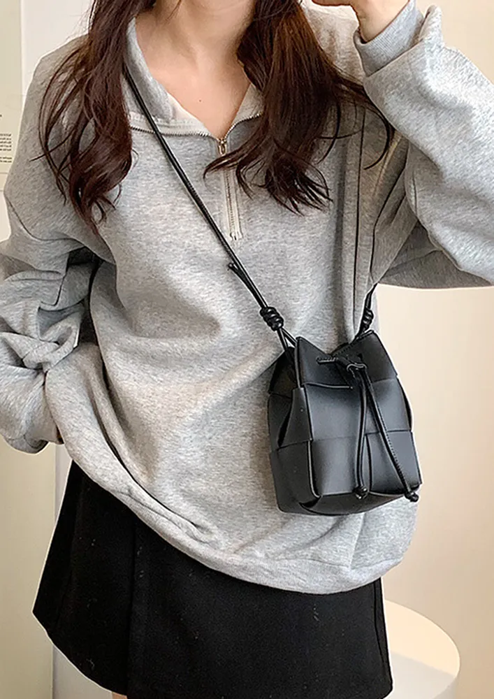 BLACK DRAWSTRING CROSSBODY BUCKET BAG