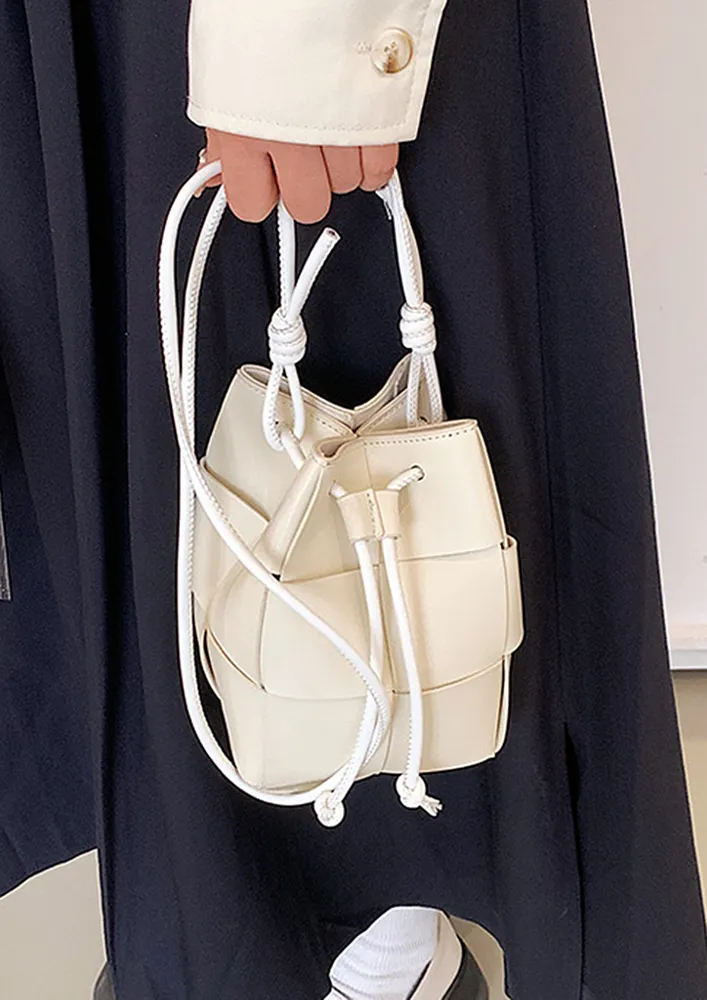 WHITE DRAWSTRING CROSSBODY BUCKET BAG