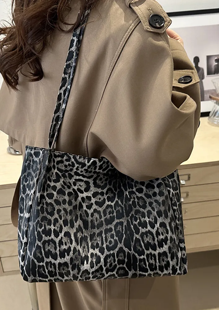 BLACK ANIMAL PATTERN ZIP-UP TOTE BAG