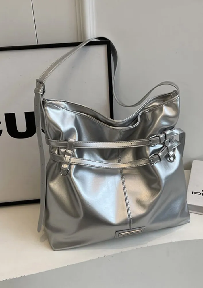 BUCKLE-BELT DETAIL SHOULDER SILVER BAG