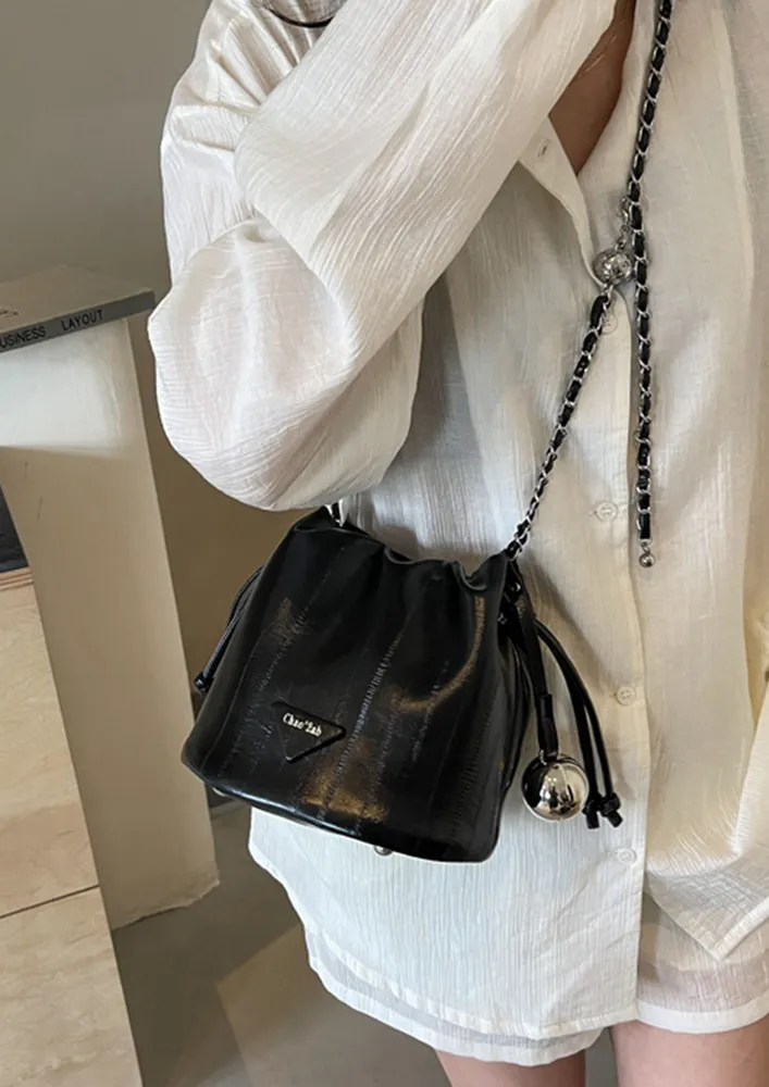 BLACK FAUX LEATHER DRAWSTRING BUCKET BAG