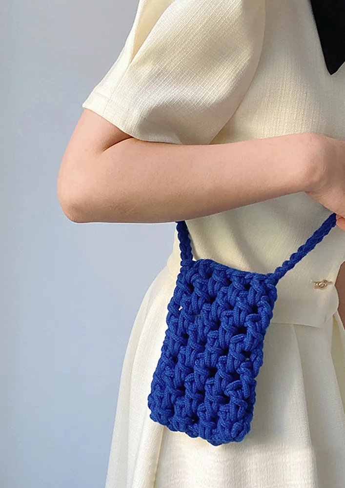 DARK BLUE CROCHETED GEOMETRIC CROSSBODY BAG