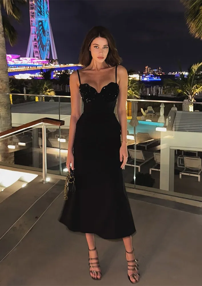 Black Strappy Sweetheart Neckline Dress