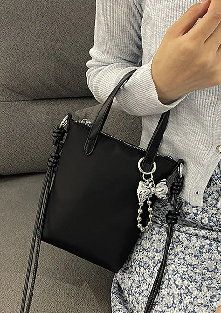 BLACK LAYERED STRAP BUCKET BAG