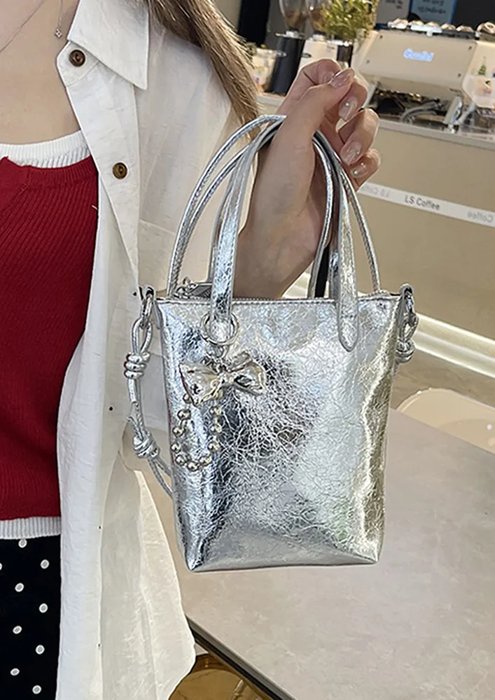 SILVER LAYERED STRAP BUCKET BAG