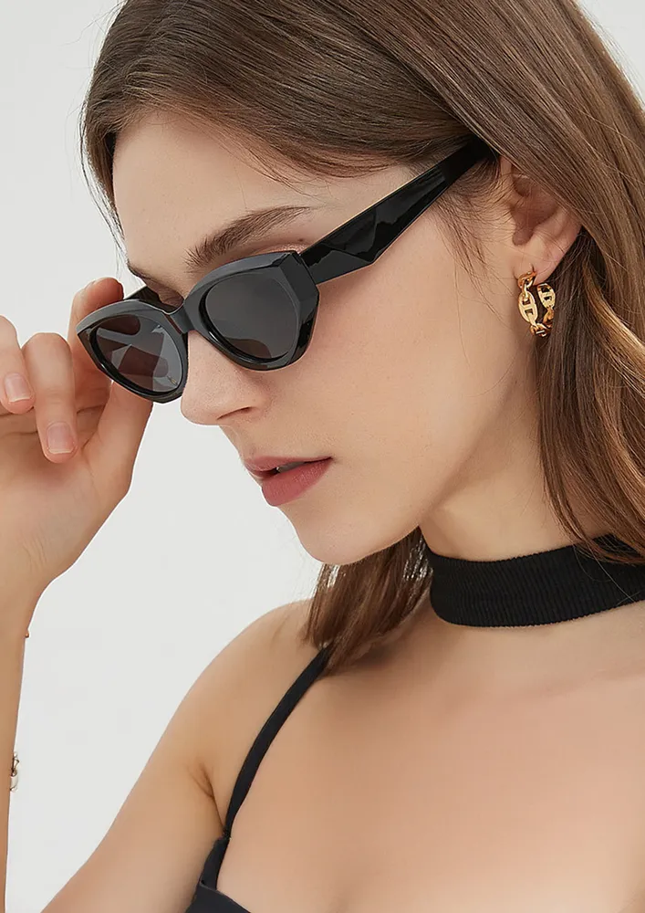 BLACK FULL FRAME GREY LENS RETRO SUNGLASSES