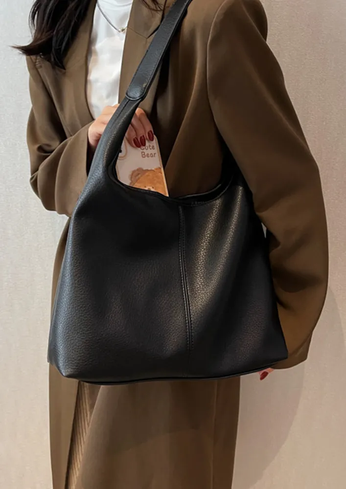 BLACK FAUX LEATHER HOBO BAG