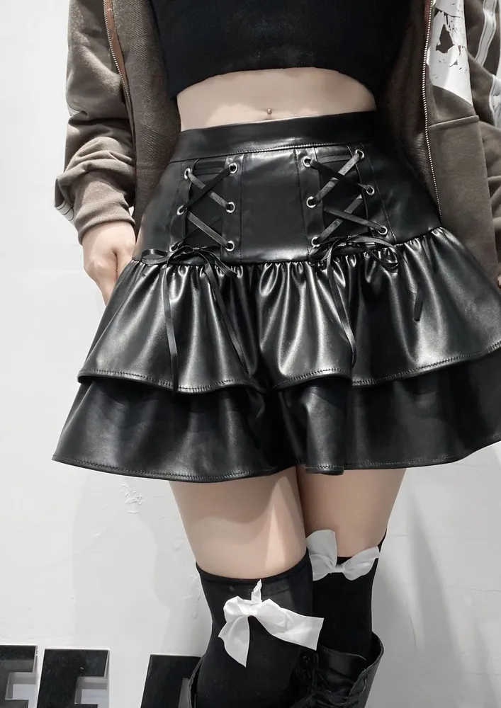 Coated Tiered Short Black Skirt
