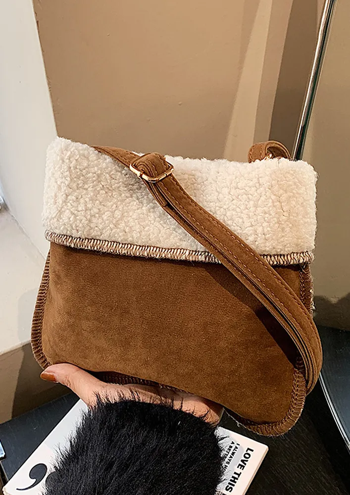 FAUX FUR DETAIL BROWN SLING BAG