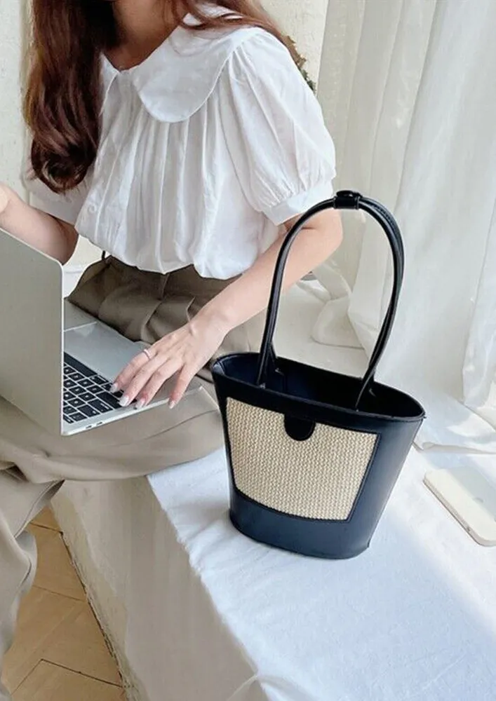 BLACK STRAW KNIT DETAIL BUCKET BAG