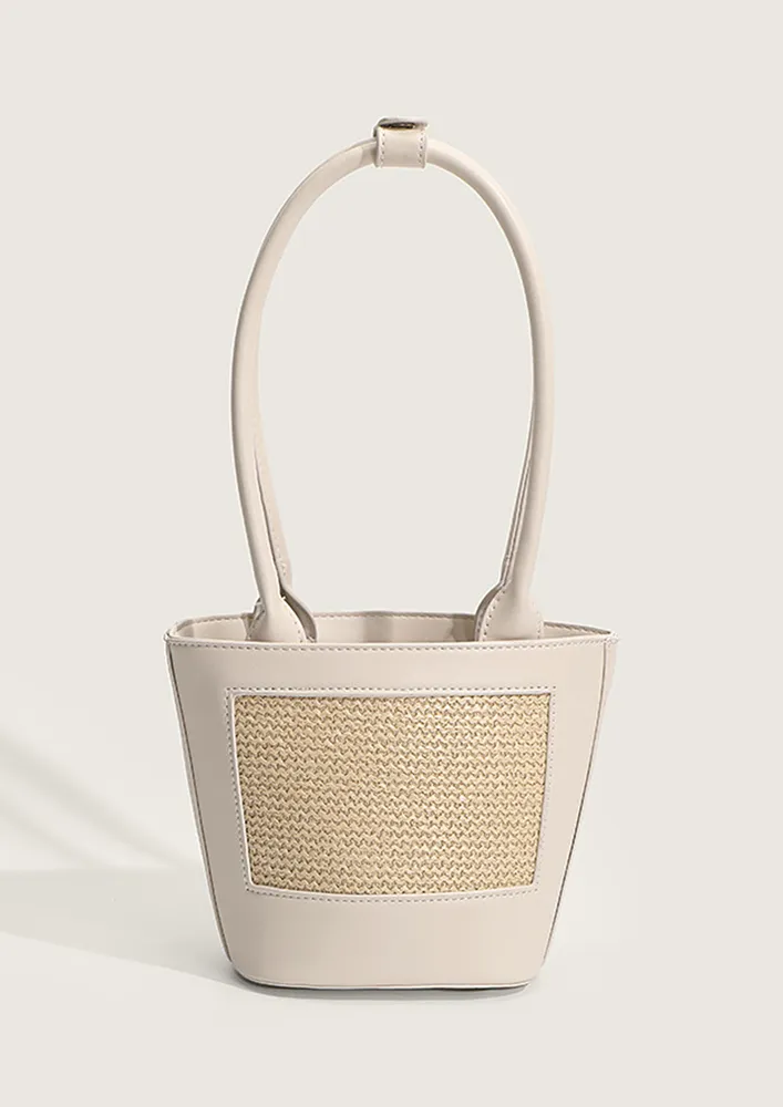 WHITE STRAW KNIT DETAIL BUCKET BAG